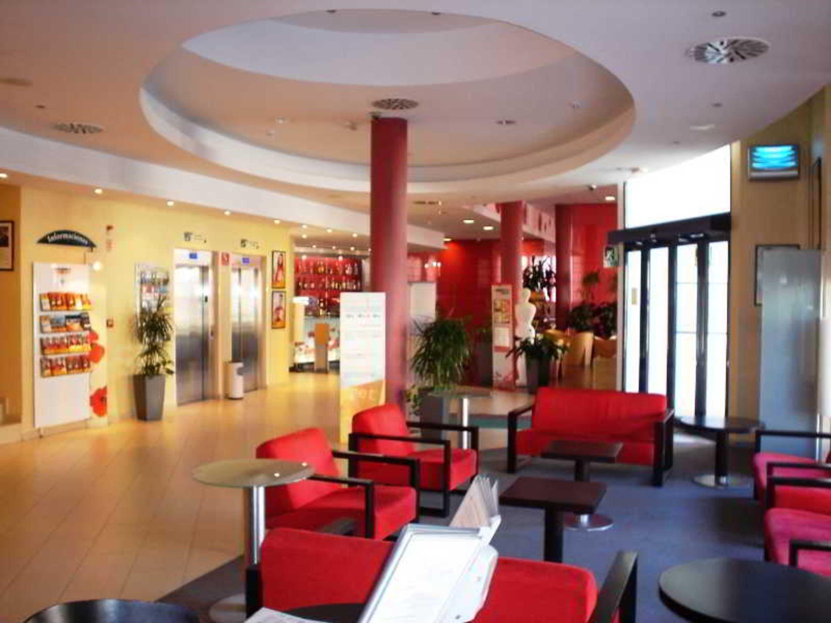 ไอบิส มาลาก้า เซนโตร ซิวดัด Hotel มาลากา ภายนอก รูปภาพ